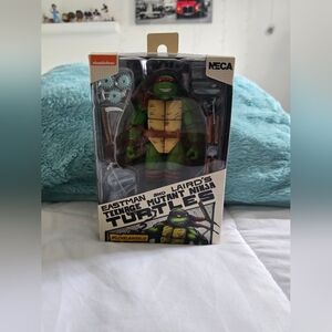 NECA Teenage Mutant Ninja Turtles Michelangelo Action Figure